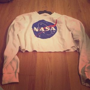 “NASA” graphic cropped hoodie